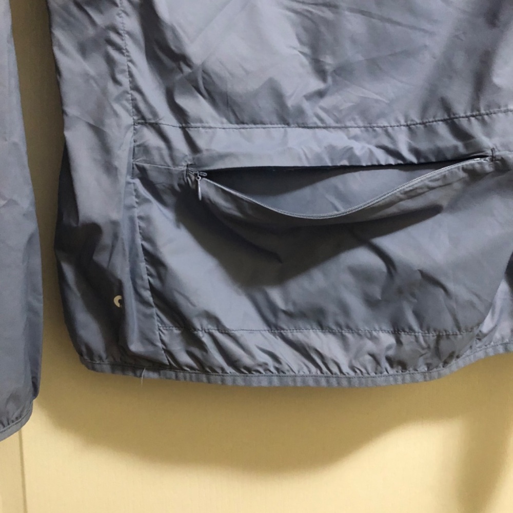 Ladies Small blue nylon zip jacket with back zip pocket and hood - Picture 4 of 4